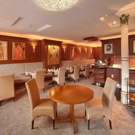 Hotel Mitten Mang Hotel