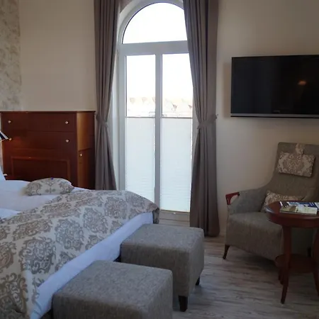 Hotel Mitten Mang Hotell 3*