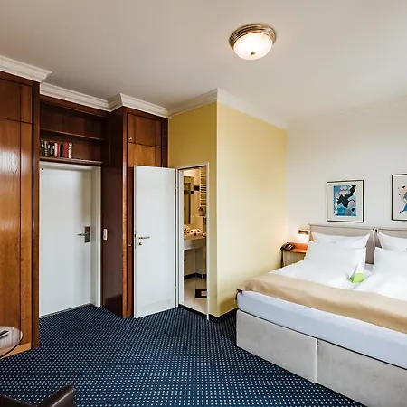 Hotel Hotel Mitten Mang 3*