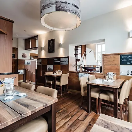 Hotel Mitten Mang 3*