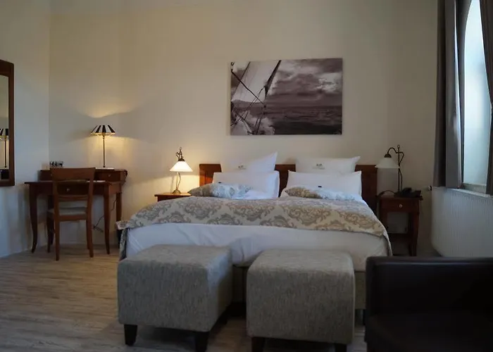 米特马恩酒店 酒店 朗格奥